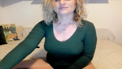 elena online show from February 2, 2025, 2:38 am