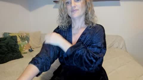 elena online show from February 23, 2025, 2:51 am
