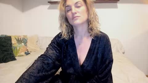 elena online show from March 7, 2025, 2:36 am