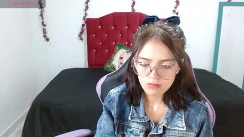 jaide387017 online show from May 22, 2026, 9:53 pm