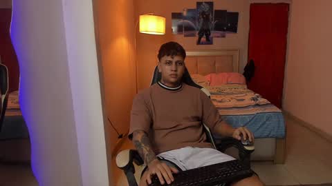 Snapshot of jake_pons chatting on January 14, 2025, 1:15 am Jake Pons online show from January 14, 2025, 1:15 am