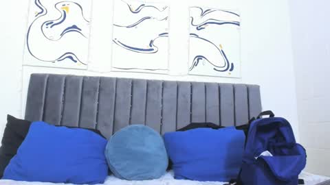 Hi guys im new 3 online show from February 9, 2025, 1:00 am