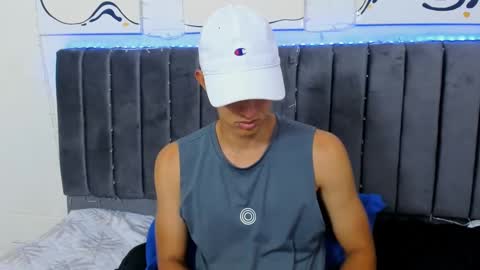 Hi guys im new 3 online show from March 3, 2025, 8:21 pm