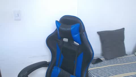 Hi guys im new 3 online show from February 19, 2026, 4:25 pm