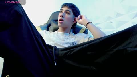 jake_tripp online show from December 29, 2024, 3:44 am