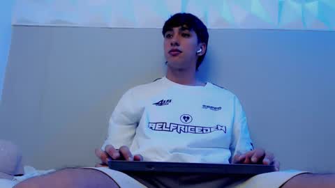 jake_tripp online show from September 28, 2025, 4:07 am
