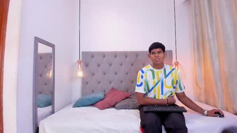 jake_walker4 online show from September 8, 2025, 7:24 pm