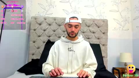 jakemagnus_ online show from December 28, 2024, 12:13 pm