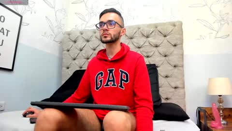 jakemagnus_ online show from December 29, 2024, 12:23 pm