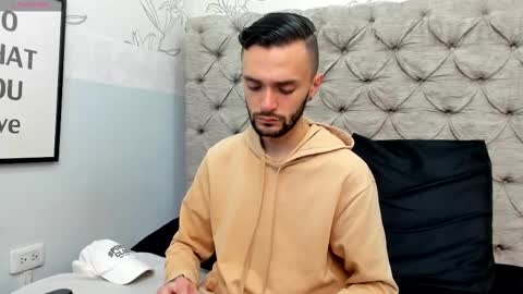 jakemagnus_ online show from December 30, 2024, 12:20 pm