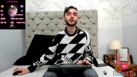 jakemagnus_ online show from January 4, 2025, 12:38 pm