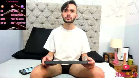 jakemagnus_ online show from January 6, 2025, 11:51 am