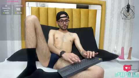 jakemagnus_ online show from January 14, 2025, 6:38 pm