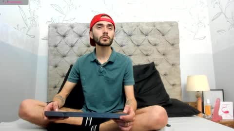 jakemagnus_ online show from January 20, 2025, 9:11 pm