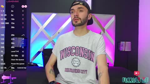 jakemagnus_ online show from February 5, 2025, 2:29 am