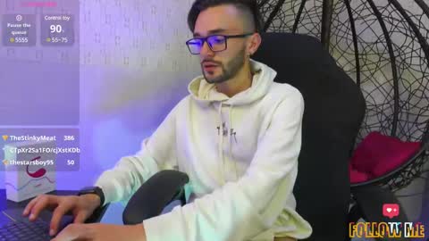 jakemagnus_ online show from February 12, 2025, 8:06 am