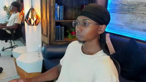 Snapshot of jamalmyst_ chatting on March 8, 2025, 7:42 pm   online show from March 8, 2025, 7:42 pm