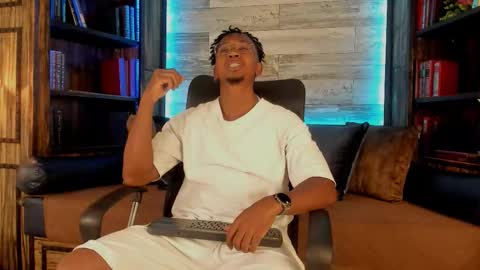 Snapshot of jamalmyst_ chatting on September 17, 2025, 3:30 am   online show from September 17, 2025, 3:30 am