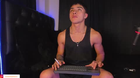 Snapshot of james1lee_ chatting on December 2, 2024, 3:26 am LeonardoInsta LeonardoperezcoPvt open online show from December 2, 2024, 3:26 am