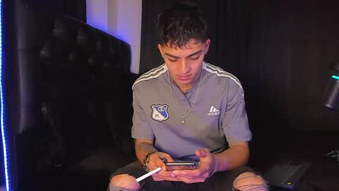 Snapshot of james1lee_ chatting on December 9, 2024, 2:45 am LeonardoInsta LeonardoperezcoPvt open online show from December 9, 2024, 2:45 am