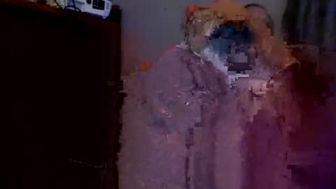 what you in too online show from October 25, 2025, 6:35 pm