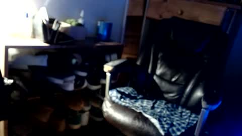 what you in too online show from January 7, 2026, 4:09 pm