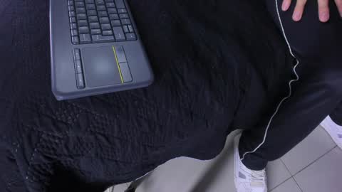 Snapshot of james_06_ chatting on April 8, 2026, 11:21 am james_06_ online show from April 8, 2026, 11:21 am