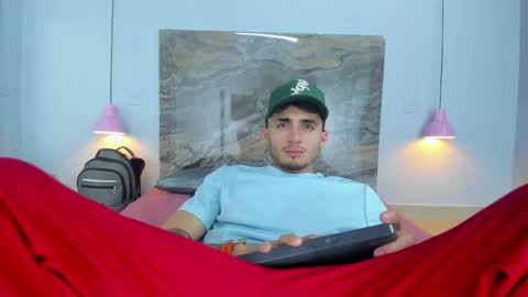 james_06_ online show from May 17, 2026, 11:50 am