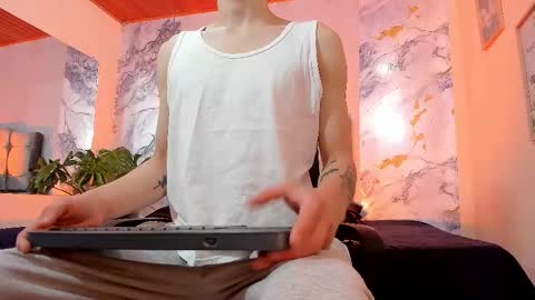 james_adamss_ online show from January 19, 2026, 12:53 pm