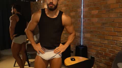 Snapshot of james_axel chatting on October 25, 2025, 2:35 pm James Axel online show from October 25, 2025, 2:35 pm