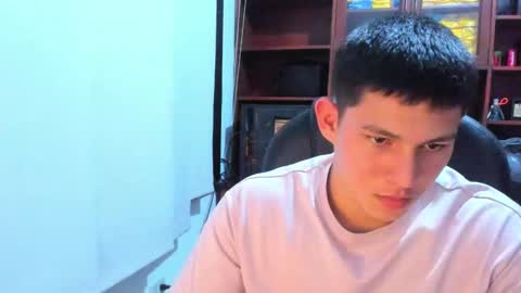 james_cr online show from February 27, 2025, 11:04 pm