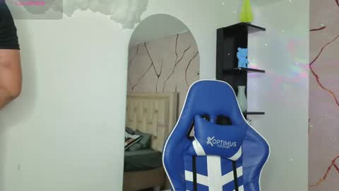 james_cr online show from May 12, 2026, 12:13 pm