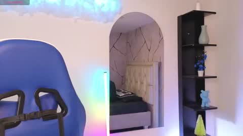 james_cr online show from June 16, 2026, 12:19 pm