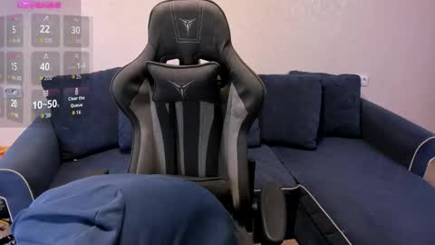 Snapshot of james_mil chatting on September 19, 2025, 8:09 pm James online show from September 19, 2025, 8:09 pm