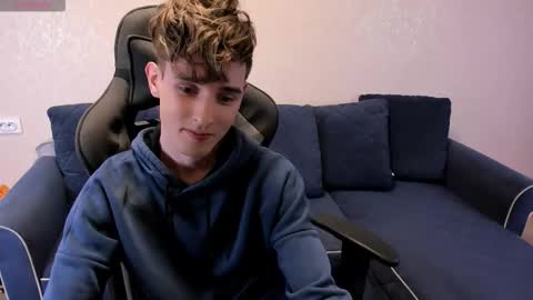 Snapshot of james_mil chatting on September 20, 2025, 7:48 pm James online show from September 20, 2025, 7:48 pm