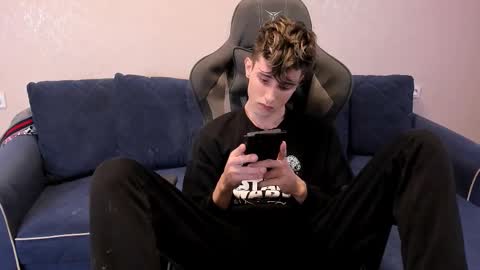 Snapshot of james_mil chatting on October 2, 2025, 7:54 pm James online show from October 2, 2025, 7:54 pm