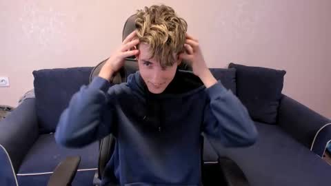 James online show from December 3, 2025, 8:18 pm