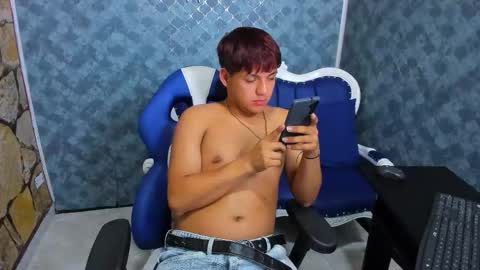 james_pettrova online show from February 12, 2026, 6:58 pm