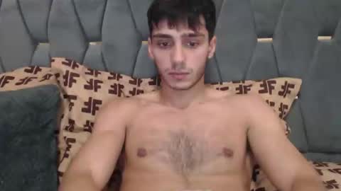 Snapshot of james_qss8 chatting on November 14, 2025, 1:32 pm James online show from November 14, 2025, 1:32 pm