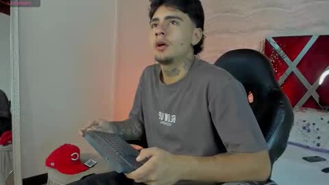 jamesdekker online show from October 22, 2025, 9:14 pm