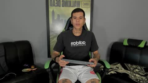 Jamesinked  online show from February 5, 2025, 6:48 pm