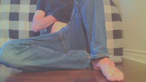 Snapshot of jamesknight57 chatting on December 14, 2025, 5:40 pm James online show from December 14, 2025, 5:40 pm