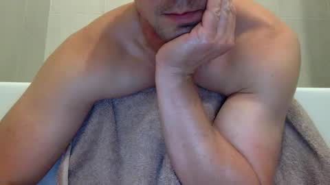 Snapshot of jamesnewtron chatting on October 14, 2025, 2:45 am jamesnewtron online show from October 14, 2025, 2:45 am