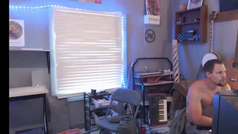 Jameswebbscope online show from April 28, 2026, 7:19 pm
