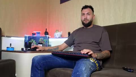 Robbie online show from October 1, 2025, 6:08 am