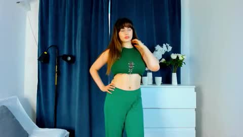 Kiara online show from October 7, 2025, 7:16 am