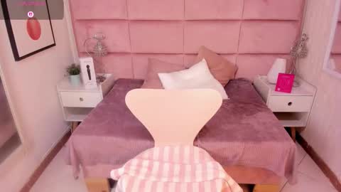 Snapshot of janah_myers chatting on October 1, 2025, 12:44 pm Janah Myers online show from October 1, 2025, 12:44 pm