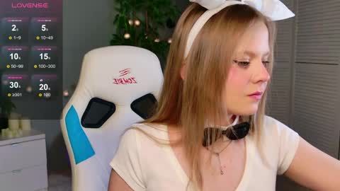 Snapshot of jane_westt chatting on April 11, 2026, 2:10 pm jane_westt online show from April 11, 2026, 2:10 pm