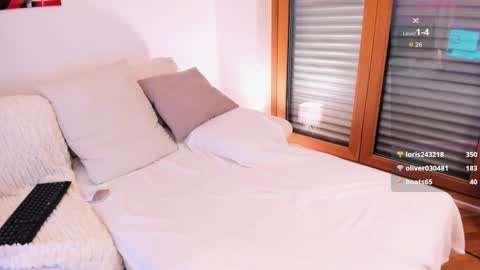 JaneLyrne online show from December 13, 2025, 7:53 pm