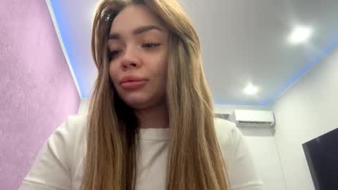 Snapshot of janetstohlton chatting on May 26, 2026, 6:53 am Mia online show from May 26, 2026, 6:53 am